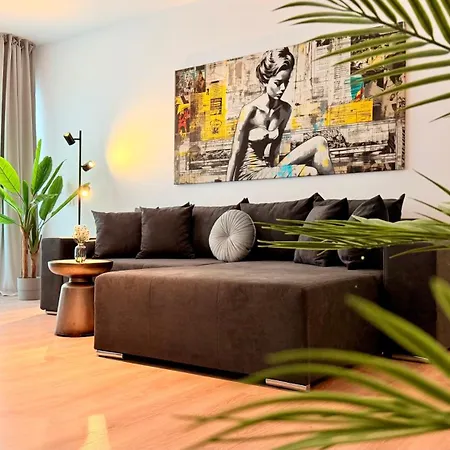 Premium Near Radisson - Modern & Stylish * بوخارست