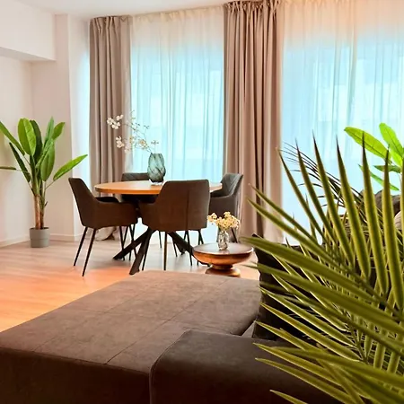 Premium Near Radisson - Modern & Stylish * بوخارست