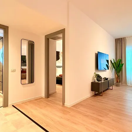 Premium Near Radisson - Modern & Stylish شقة