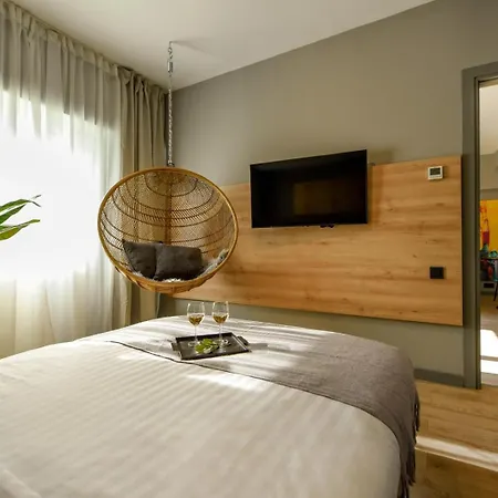 شقة Premium Near Radisson - Modern & Stylish