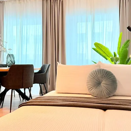 شقة Premium Near Radisson - Modern & Stylish بوخارست